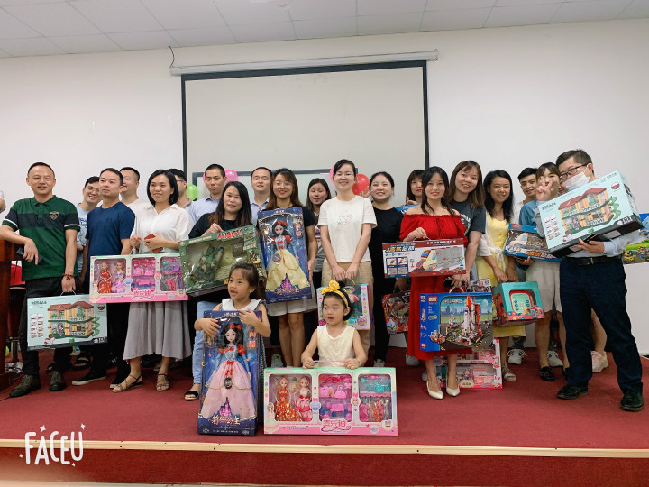 兒童節(jié)，是一個(gè)很奇怪的節(jié)日